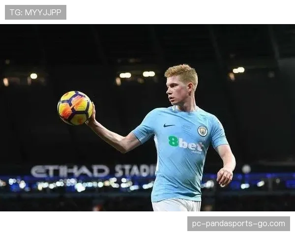 皮尔洛与德布劳内控球倾向分化下形成多点参与趋势