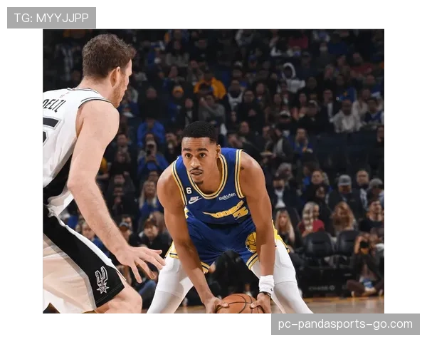 加里·特伦特三分率提升显著 拉开怀斯曼防守空间助球队扩大战术宽度