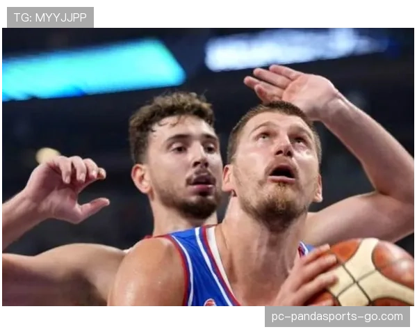 申京挡拆拉开空间 低位组织风格异于约基奇